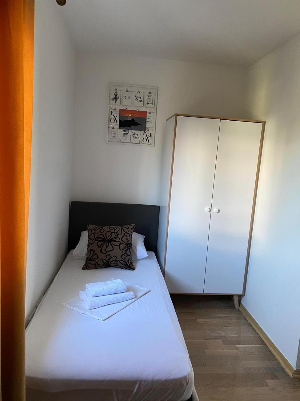Apartman Toni Novalja Exterior photo